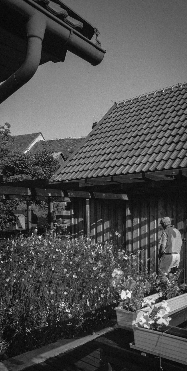 1984_02_D3