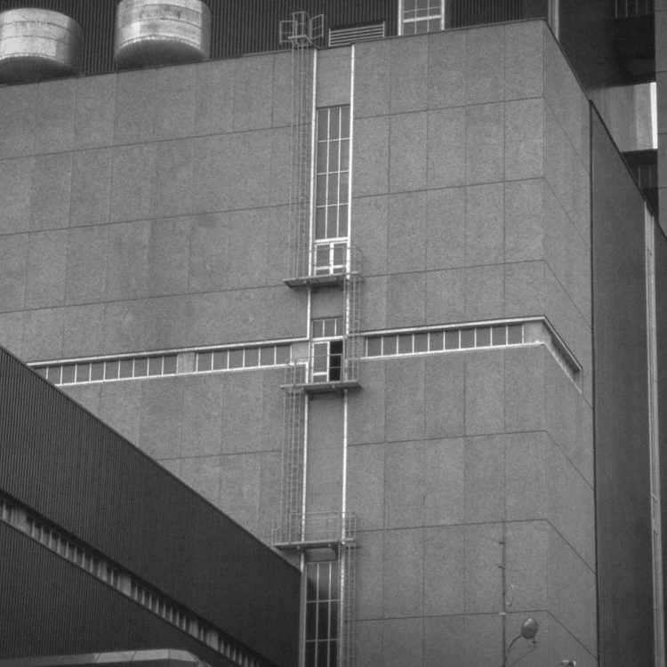 1984_10_D4