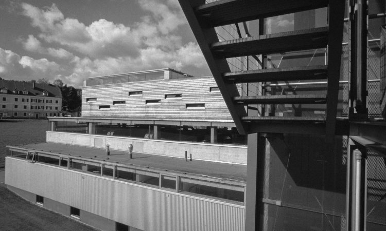 1999_01_D5